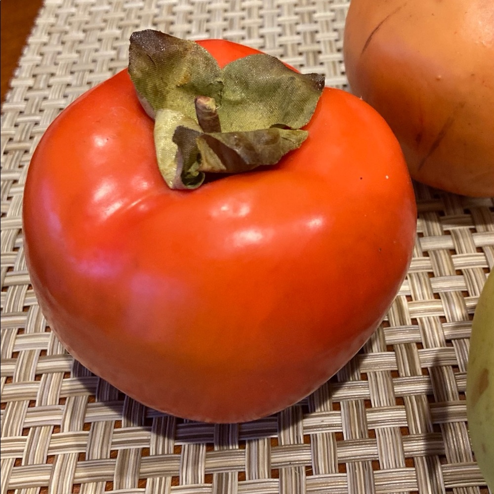 5 Pieces Decorative Faux Fruit Decor. - Picture 4 of 6
